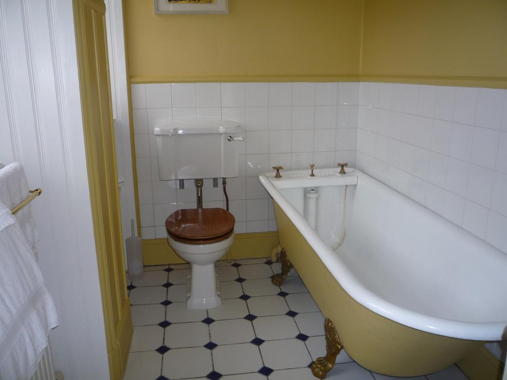 The Dower House Muir of Ord Room photo