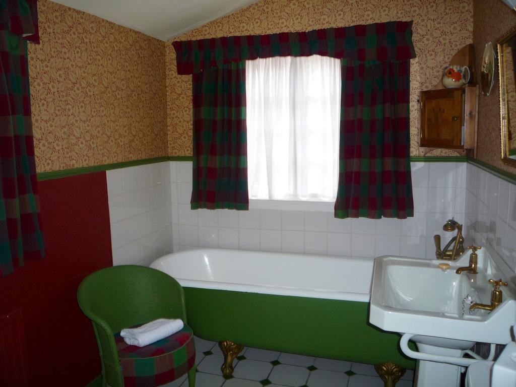 The Dower House Muir of Ord Room photo